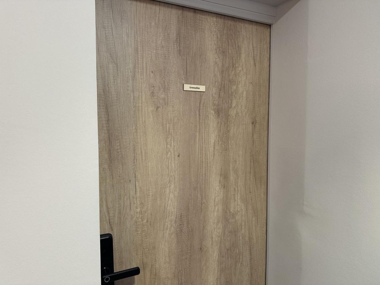 Les Suites Gueguen Chablis Room photo