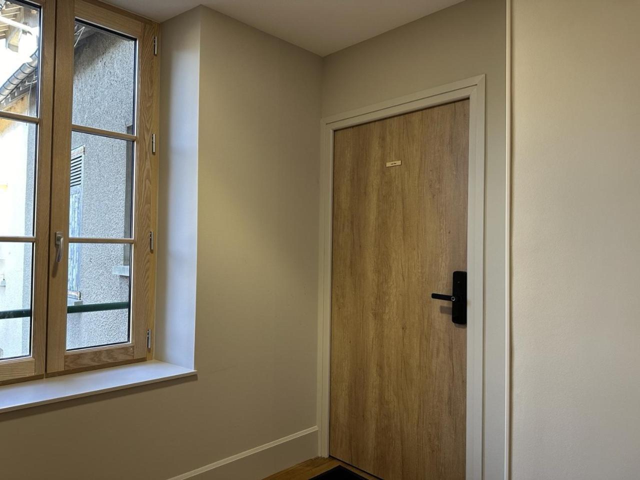 Les Suites Gueguen Chablis Room photo